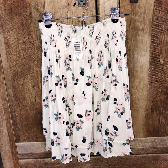 torrid Dresses & Skirts - Torrid cream and floral skater skirt